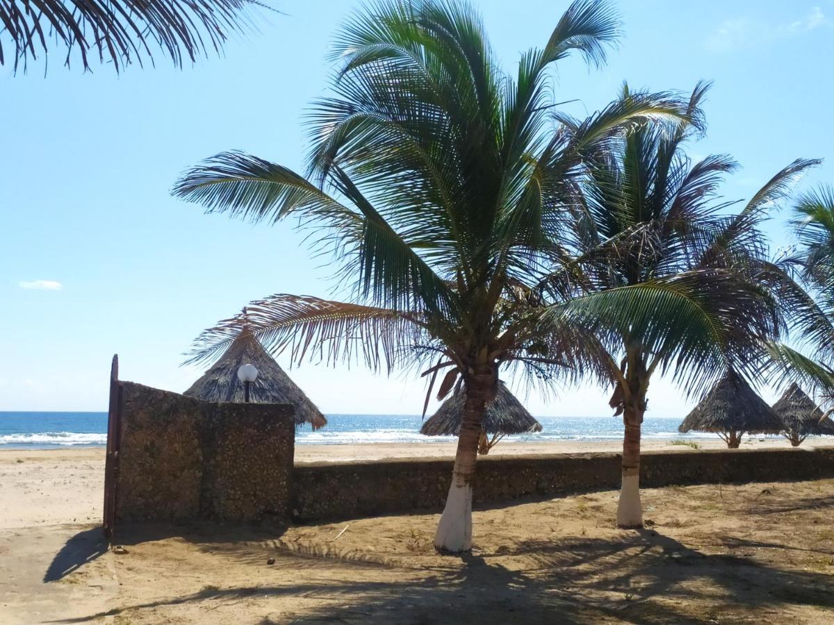 Karibuni Jeds Villas 85 & 86 Mambrui Exterior photo
