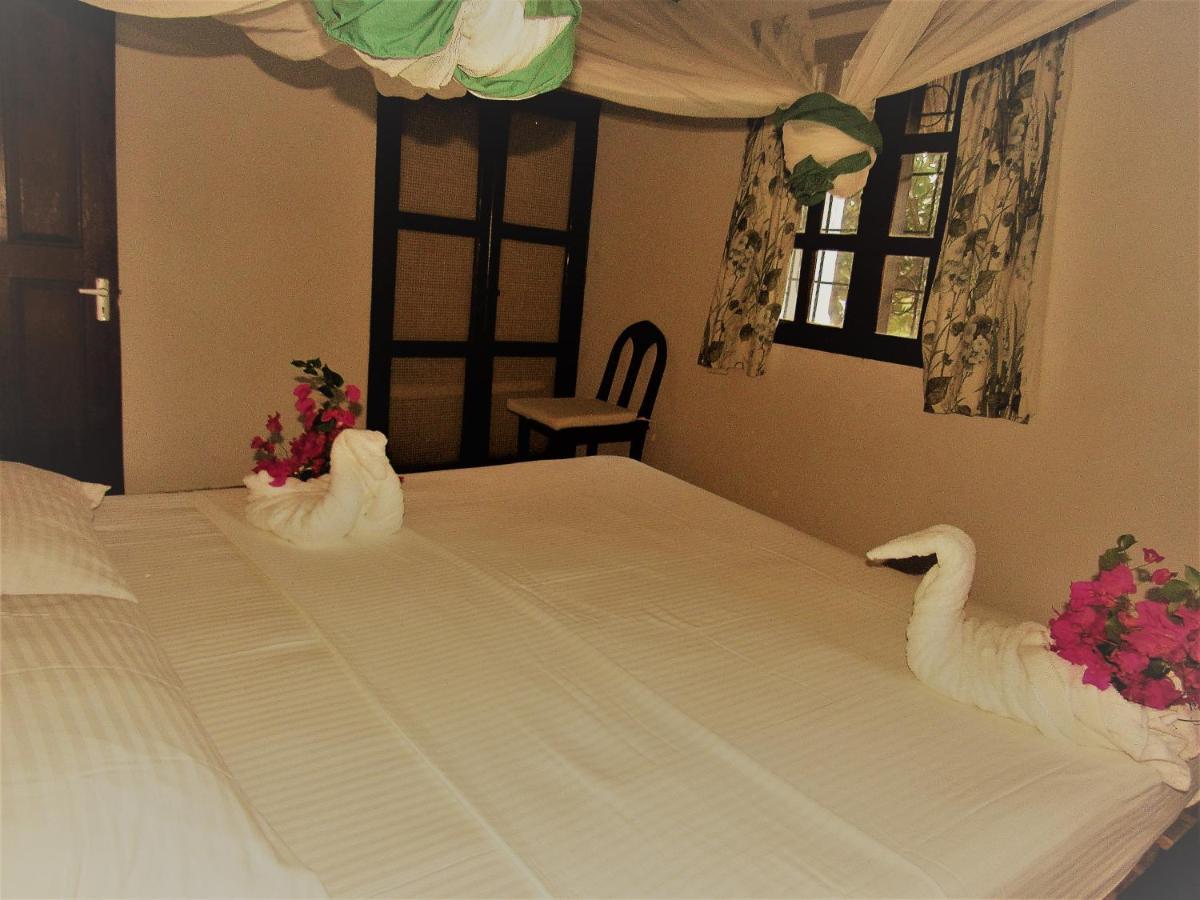 Karibuni Jeds Villas 85 & 86 Mambrui Exterior photo